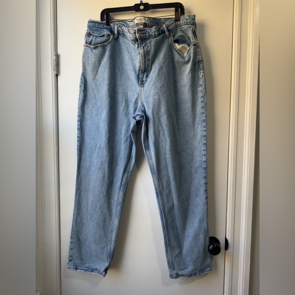 Abercrombie & Fitch 90s Straight Ultra High Rise Jeans Sz 35